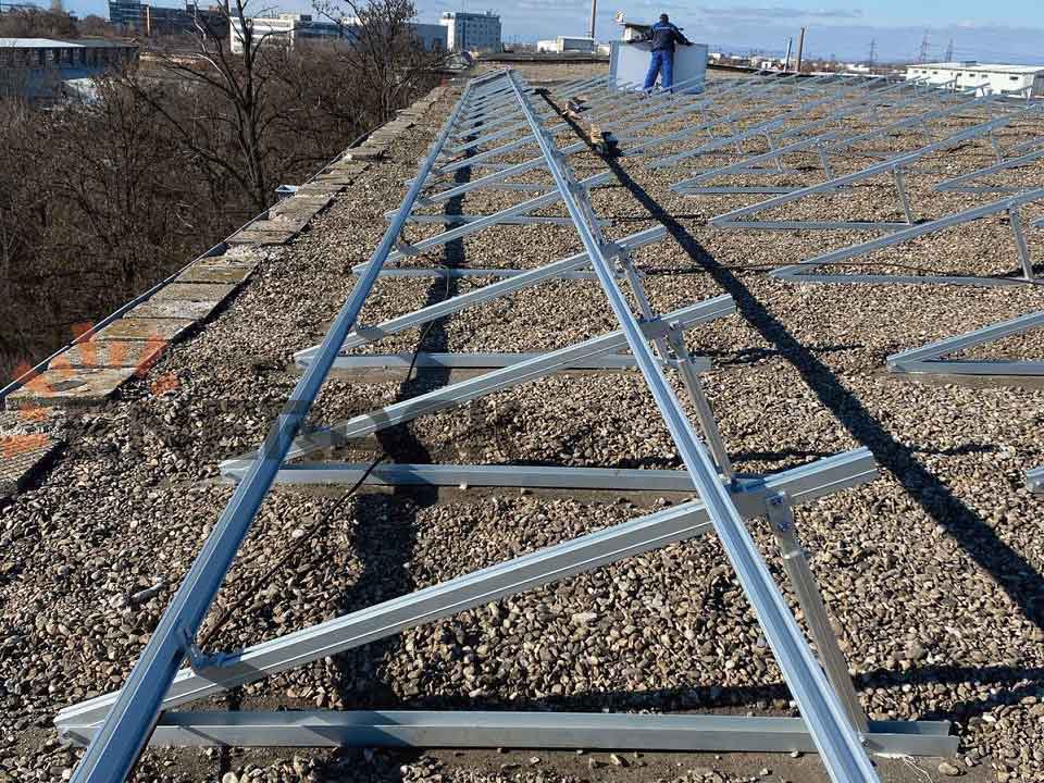 35KW тринога система за плосък бетонен покрив в България