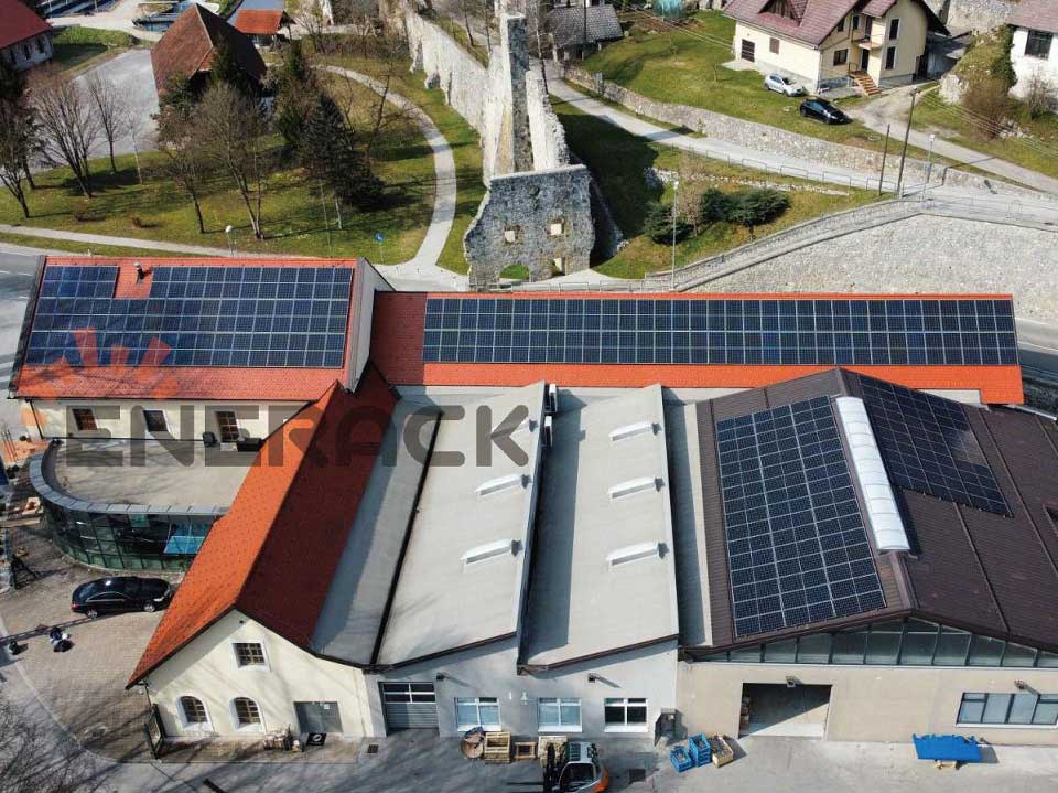 100KW T20 система за покривни куки за керемиди и система за ламаринен покрив D10 в Словения