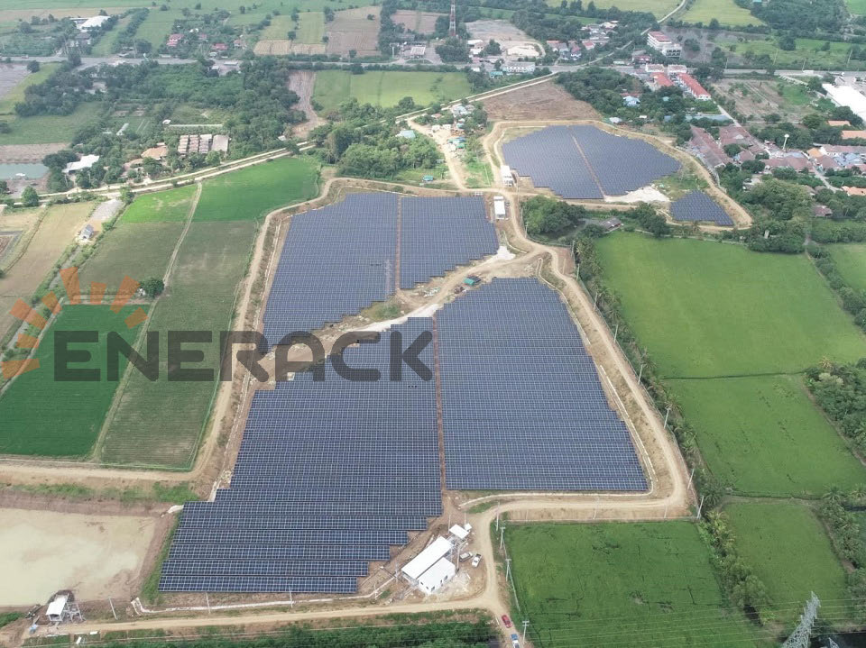 8,7 MW U система за монтаж на купчина на земята в Тайланд